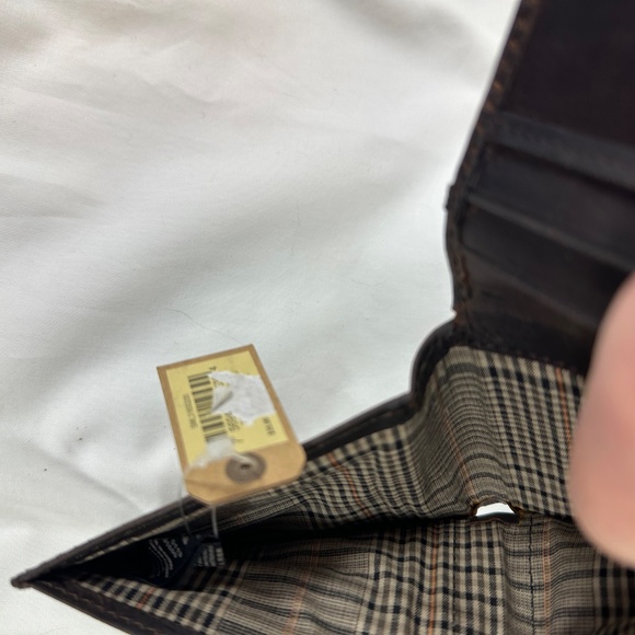 Fossil Men’s Wallet - Picture 5 of 6